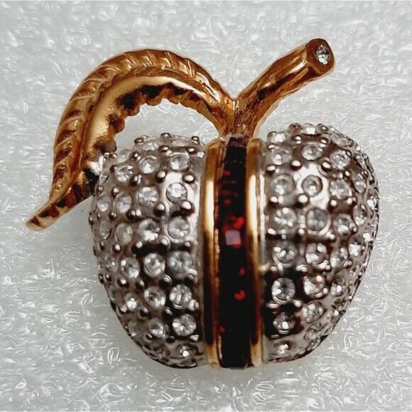 BUTLER Signed Vintage Clear Rhinestone Apple Brooch Sparkle Jewelry Goldtone Pin - Picture 6 of 10